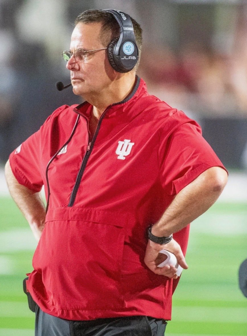 1MamaT's tweet photo. Tell me Coach Cig isn’t plotting how to steal a touchdown instead of Christmas 😂🎄 #IUFootball #HoosierNation #Cignetti @CCignettiIU https://t.co/lQ1j6ydw52
