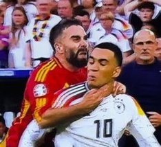 Y VOLVERIA A NACER ESPAÑOL