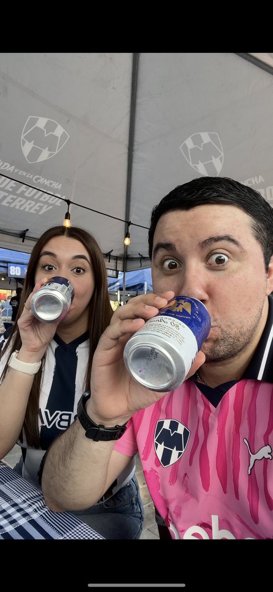 Ustedes: abraham ya sube video 😩
El Abraham: