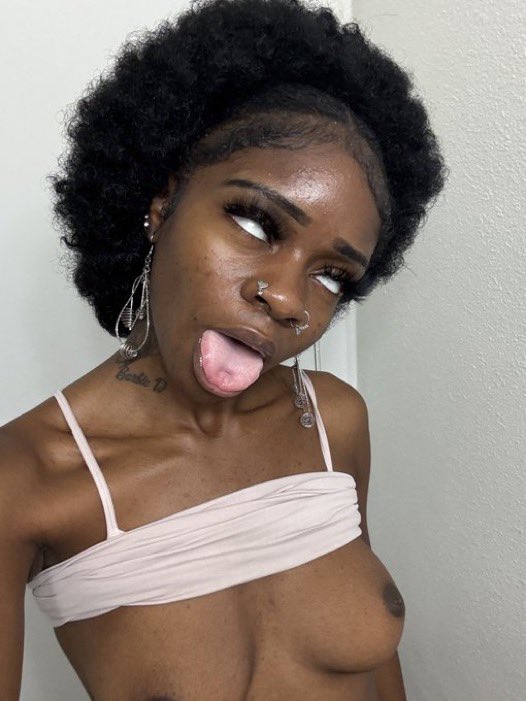 Barbied42's tweet photo. Wataa🤤 https://t.co/3iQnCGAQ8s