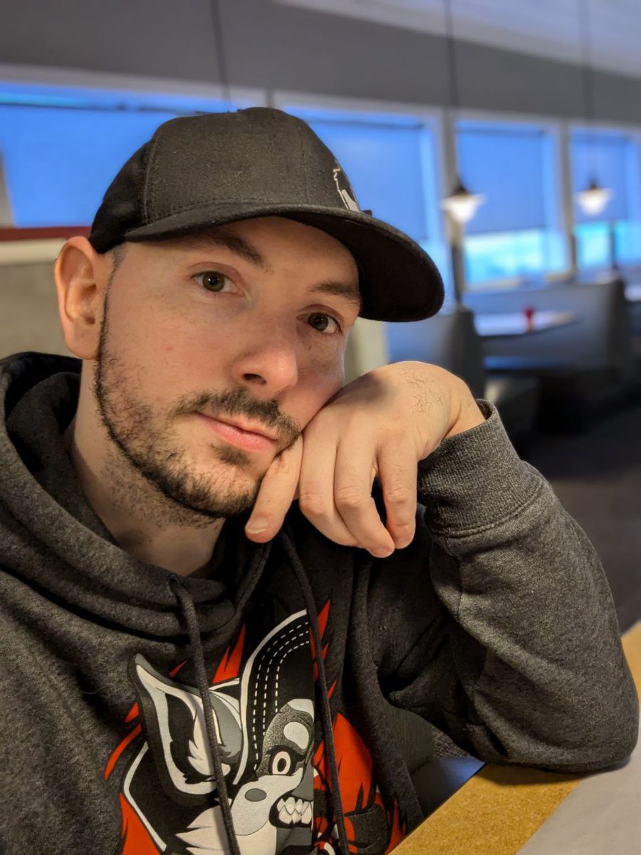 Shadowthewoofawoo tweet media