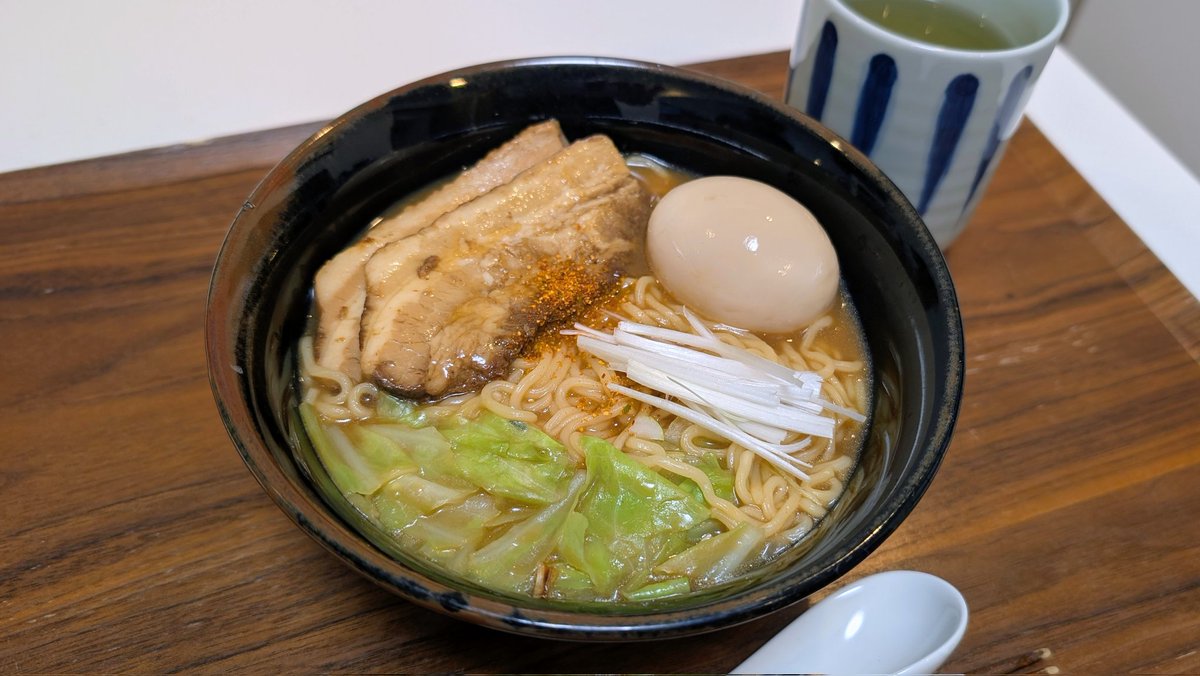 GON_DON_Channel's tweet image. 味噌もトライするってさ〜

#サッポロ一番
#塩vs味噌 #袋麺
#スープはしょっぱくて
#残してた #塩は完飲
#想定内