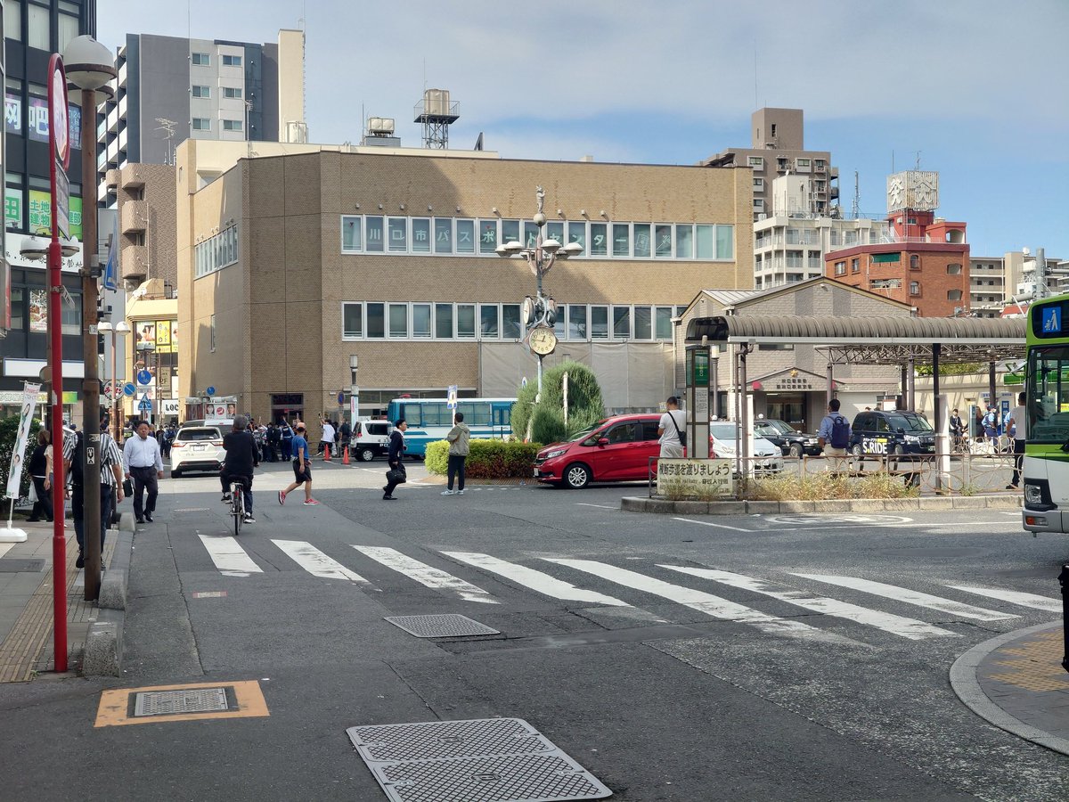 nikoryoji196801's tweet image. 西川口西口駅前。
今日は13時からみたいですね…
すでに河合ゆうすけ議員の選車
警察官
シバキ隊
カウンター
準備万端みたいです…
#西川口
#川口