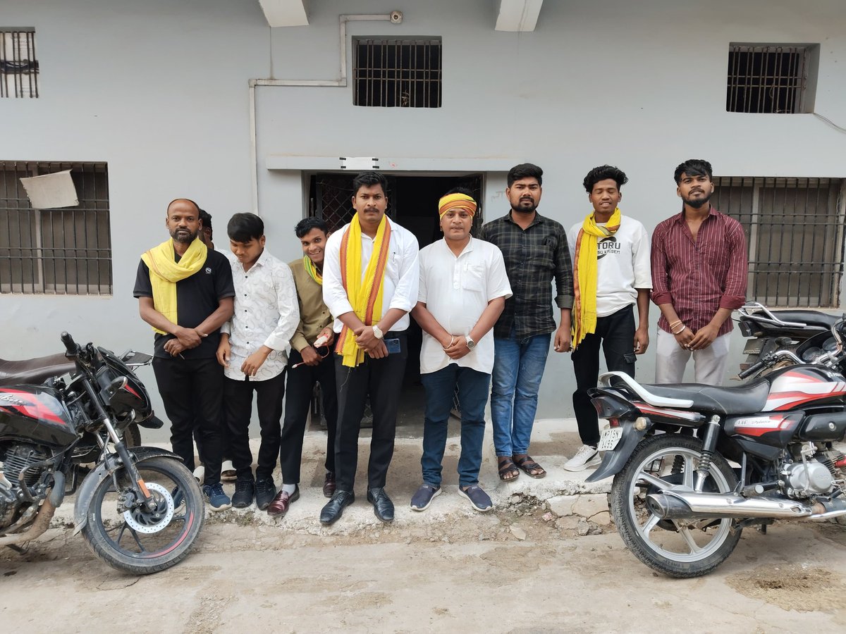 KolKrishn's tweet image. #नवंबर_माह_विशेष 
#जयस के तत्वाधान में विगत वर्षों की भाँति इस वर्ष भी क्रांतिसूर्य धरती आबा #भगवान_बिरसा_मुंडा_जी_150_वी_जन्मोंत्सव_जयंती कों बड़े ही हर्षोल्लास के साथ मनाने हेतु,जयस जिला कार्यालय वार्ड क्रमांक 15 हनुमान नगर सतना में विशेष बैठक रखी गई थी,