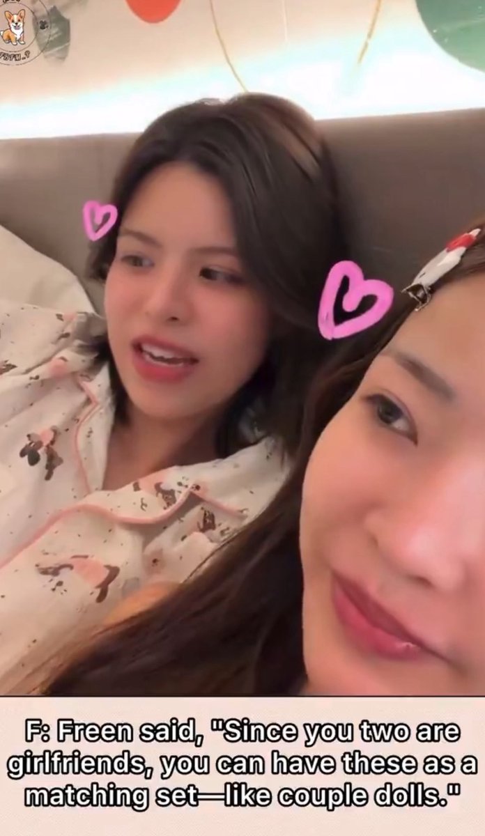 bornastaursV2's tweet image. FM: “Freen managed to win like 4 dolls. She said, since you two are girlfriends, you can have these as a matching set — like couple dolls.”

and Freen Sarocha gave one to Becky?
so, what does it mean? 🤓😂