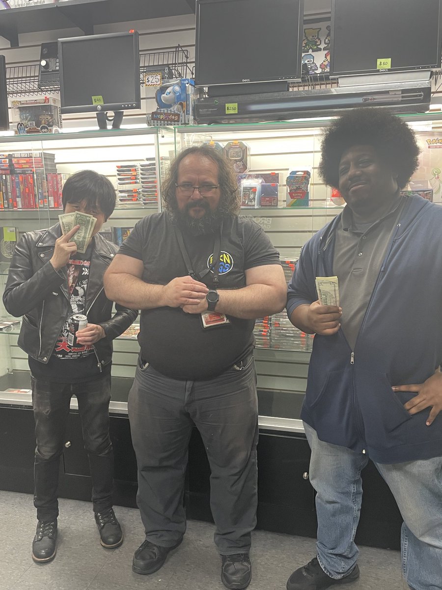 ArcadeBrooklyn's tweet photo. 1st place @xTechMonkeyx 🥇. 2nd place @RealMegamanX8 🥈. 3rd place 🥉@lionplex . #SF2Hyperfighting Auto-Qualifier to @EightyTwoLA @sf2hf92 https://t.co/hAIIl2VBqm