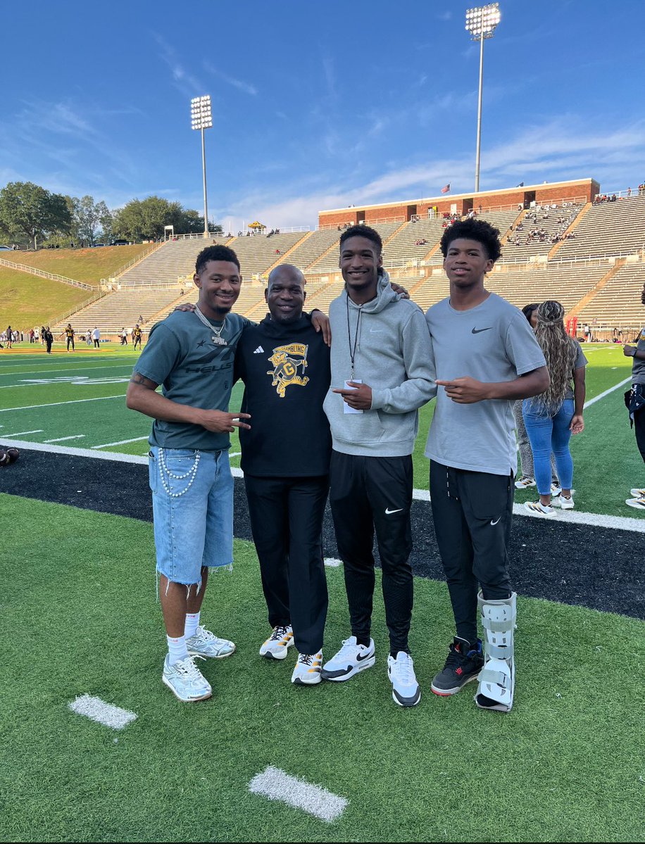 Cash6Davis's tweet image. Grambling!! Me and Big Bro wanna Thank You Guys for a Great Visit Today!! #Tigers @ceejayy0 @GSUFootball01 @_CoachWyatt @KrisPeters06 @mooreathletics @jacobybellazar @ShedrickMckenz2 @LiveOakFB