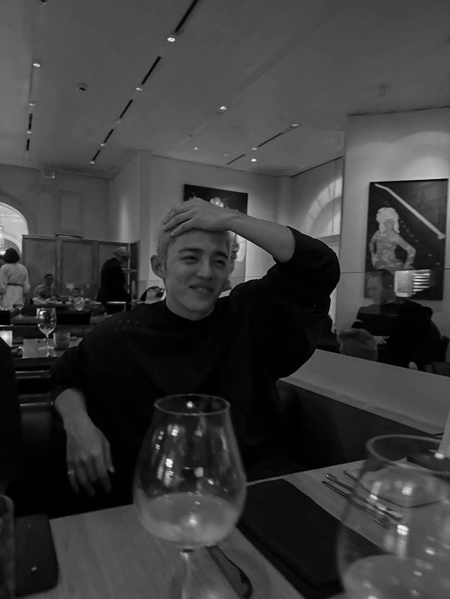 seunghecol's tweet photo. messy hair, happy heart. nothing fancy, just good laughs, good food and the best people around. nights like this remind me how simple moments can be the best ones. https://t.co/amqlO8E396