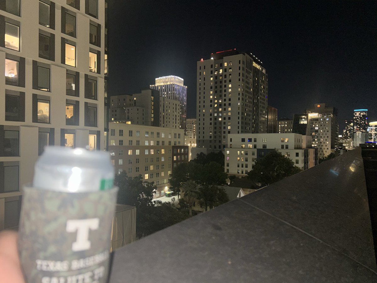 JosephManero's tweet image. Red River victory beer 🤘