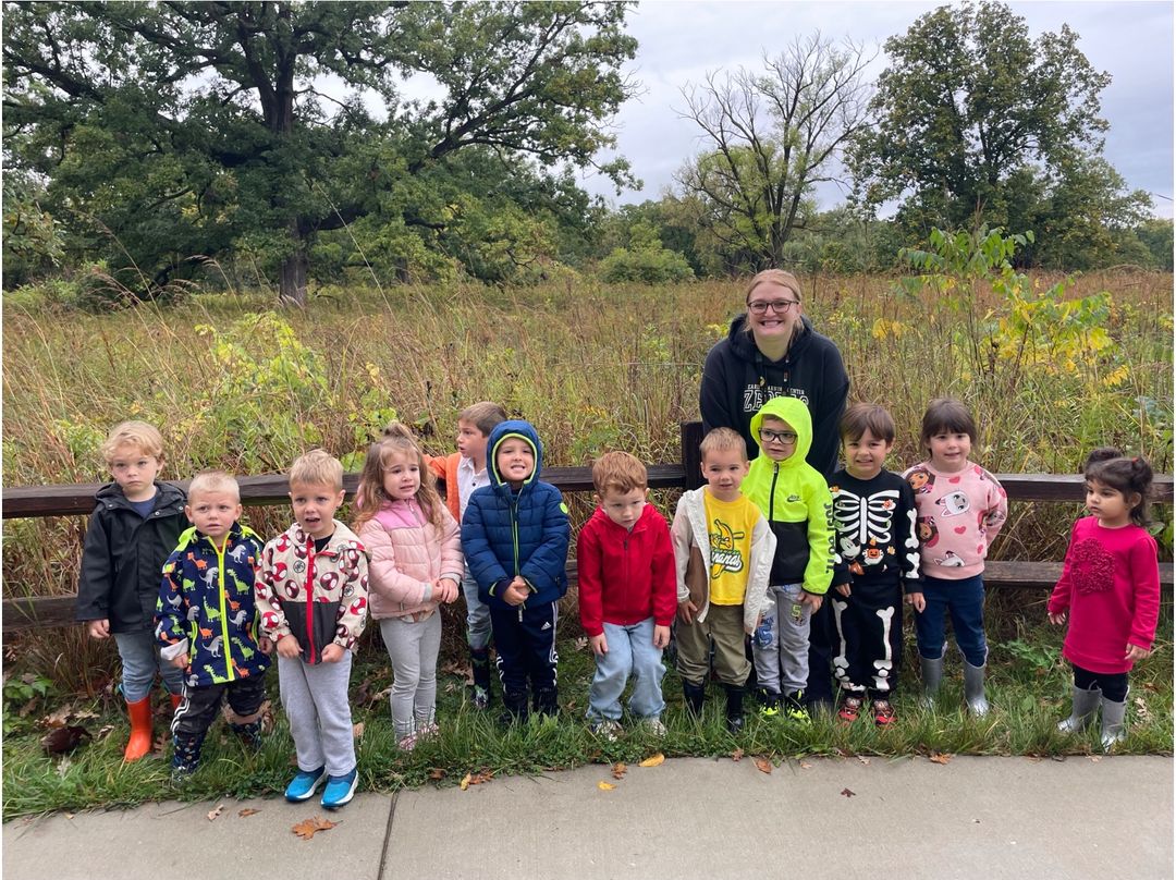 Thanks <a href="/winkelman_craig/">Craig Winkelman</a> for going on the <a href="/BarringtonELC/">Early Learning Center</a> field trip!! #Crabtree 🌳🌳