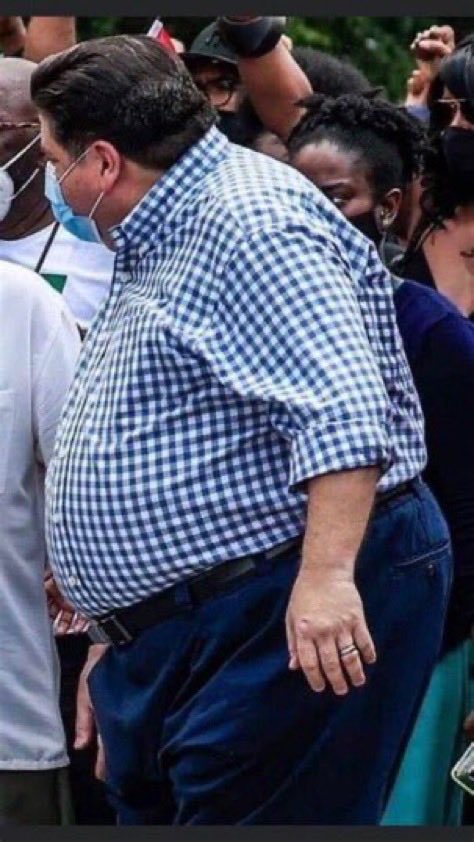 CryptidPolitics's tweet image. We know where JB Pritzker is hiding the Illinois voter roll information.