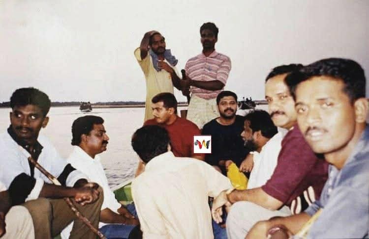 AKFansRage's tweet image. A rare glimpse behind the camera of Citizen (2001) — where magic met mystery.

#AjithKumar #Citizen