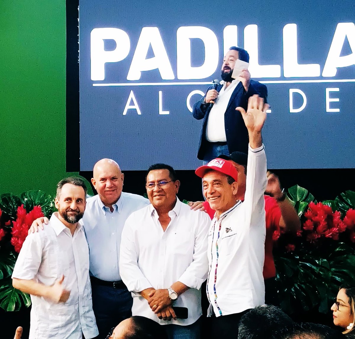 Como candidato a regidor municipal, junto a otros valiosos líderes de <a href="/PartidoLibre/">Partido Libre</a>, acompañamos al próximo alcalde de San Pedro Sula <a href="/AlcaldePadilla/">Rodolfo Padilla Sunseri</a> a presentar el Plan de Gobierno que le propone a nuestra ciudad, buscando soluciones, solidaridad y bienestar. Honrado de aportar!