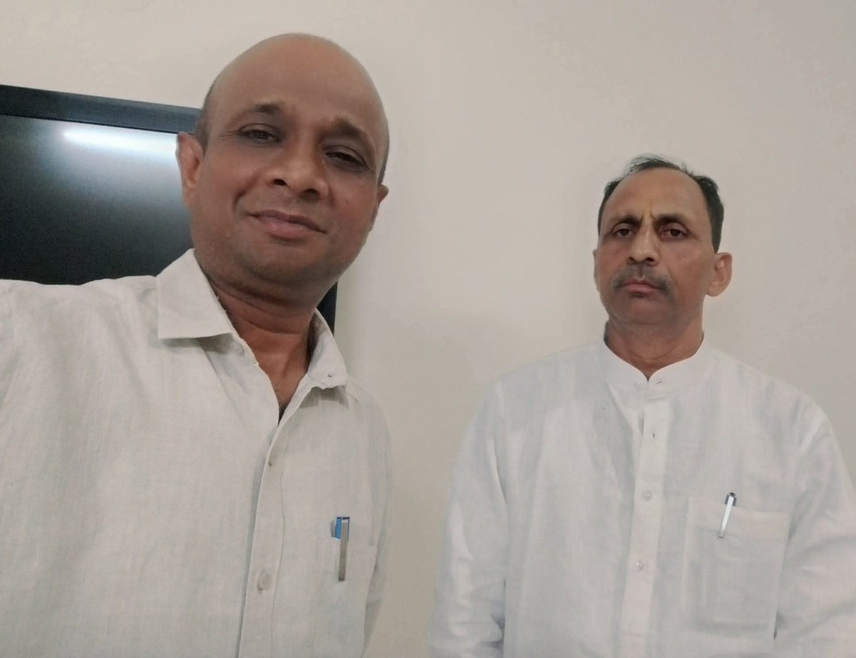 हमारे लोकसभा क्षेत्र धौलपुर करौली के माननीय सांसद श्री #भजन_लाल_जाटव जी को उनके जन्मदिन पर हार्दिक बधाई एवं शुभकामनाएं !
<a href="/bhajanlaljatav/">Bhajanlal Jatav</a>