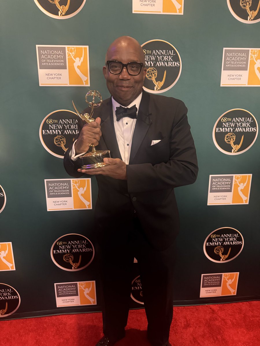 errollouis's tweet image. 3-peat!