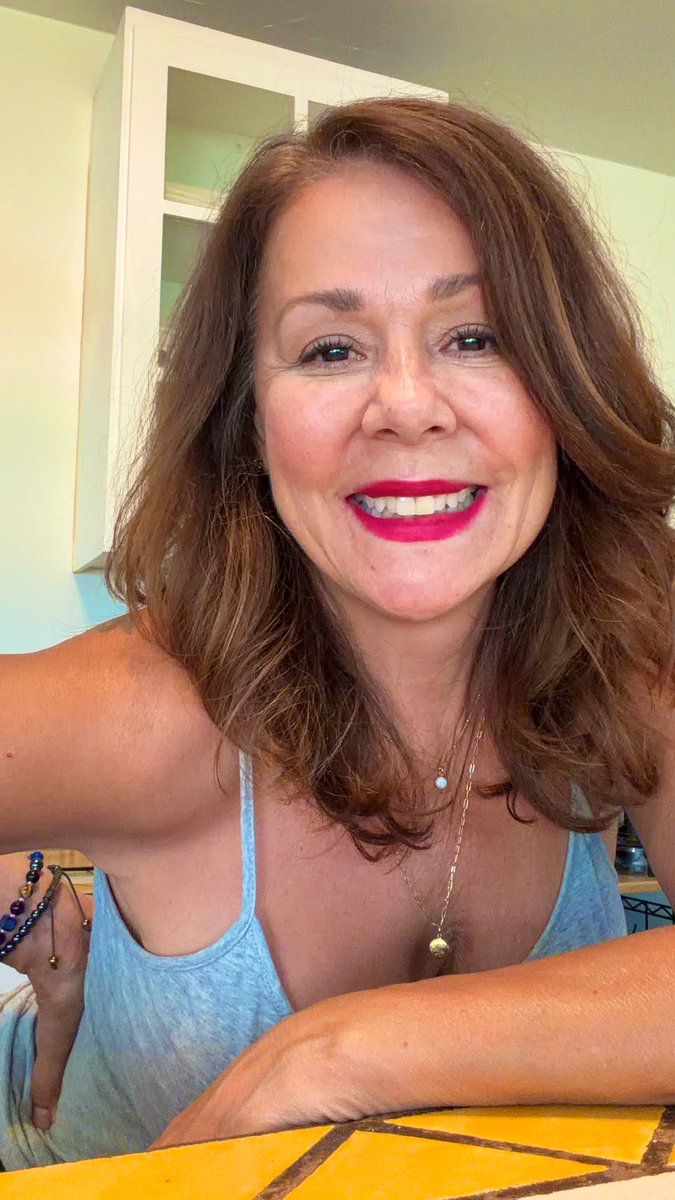 thePatriciaRae's tweet image. Reflecting. 

#livingmybestlife #SaturdayVibes