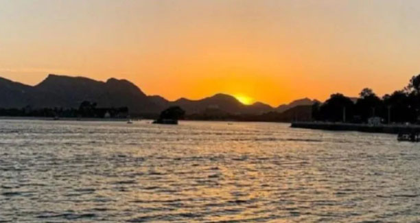 devendra_jpr's tweet image. राजस्थान में उत्तरी हवाओं के कारण सुबह-शाम हल्की ठंडक बरकरार है. जयपुर, उदयपुर, राजसमंद, श्रीगंगानगर, करौली समेत कई शहरों में कल यानि शनिवार की रात का न्यूनतम तापमान 20 डिग्री सेल्सियस से नीचे दर्ज किया गया. 
#Weather #WeatherUpdate #mausam #RajasthanNews