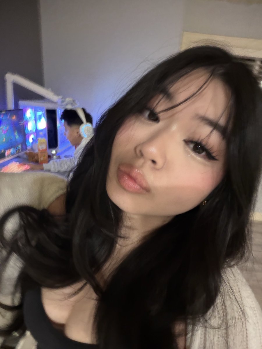 ♛ jinda tweet media