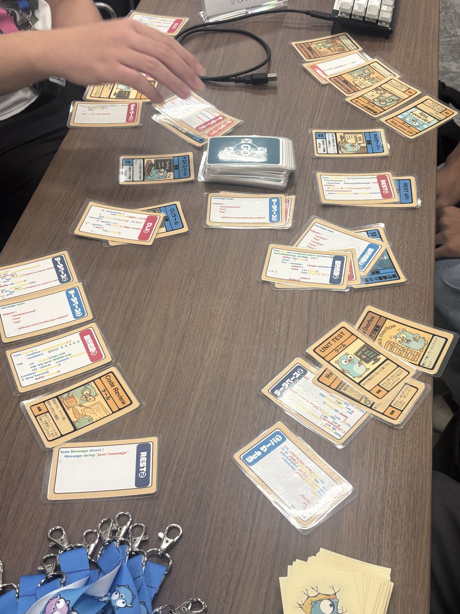 hutoccho_boshi's tweet image. 話題のGo言語のカードゲームだ！！
#golang #tinygo_conf