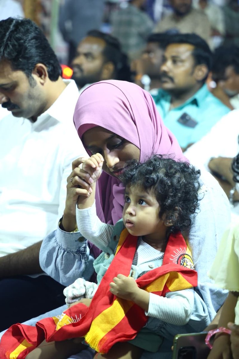 எங்கள் அரசியல் அடுத்த தலைமுறைக்கு 💪🏾

#வெல்லப்போறான்விவசாயி
#VellaporanVivasayi
#Thaarikha4Ranipet 
#Ranipet 
நமது சின்னம் #விவசாயி 
#TnElection2026
