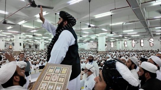 SamKhan999's tweet image. Sanghis taunt Indian Muslims as sons of Abdali. And now bending backwards &amp;amp;  justifying it by saying, “We respect original Muslim not converts. Are Afghans original? Every Muslim was convert at some point or the other. How low can mob lynchers go to hide the cowardice of Masters