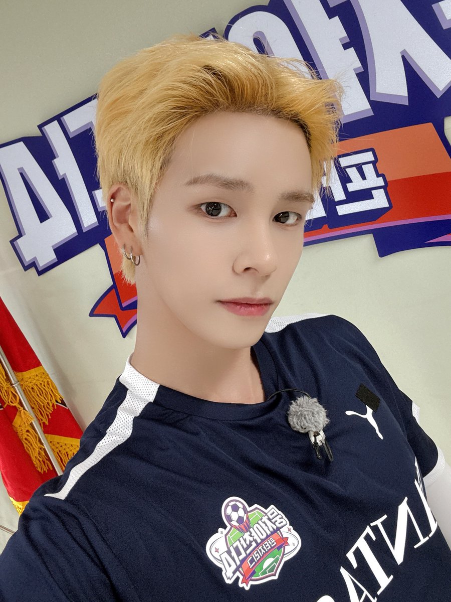 [📸] 251012
JTBC #뭉쳐야찬다4
⠀ 
#CRAVITY #크래비티
#세림 #SERIM
#DaretoCrave
#SETNETG0?! #SETNETGO #셋넷고