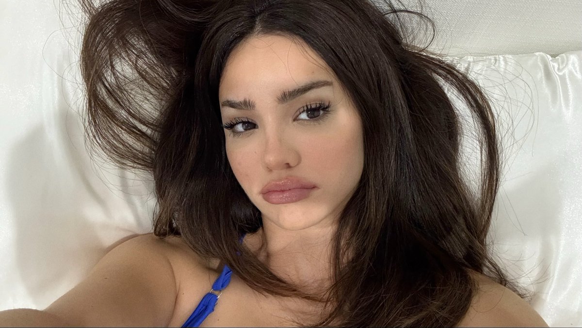 natalie__val's tweet photo. hellooo 🌙 https://t.co/xOq3zE3neW