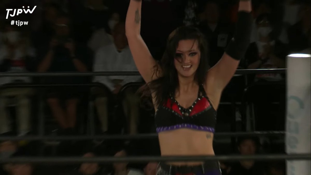 meraWRESTLING's tweet image. Shoko Nakajima and Alice Crowley defeated Arisu Endo and Haru Kazashiro when Alice Crowley pinned Haru Kazashiro.

#tjpw #遠藤有栖 #風城ハル #中島翔子 #アリス・クロウリー