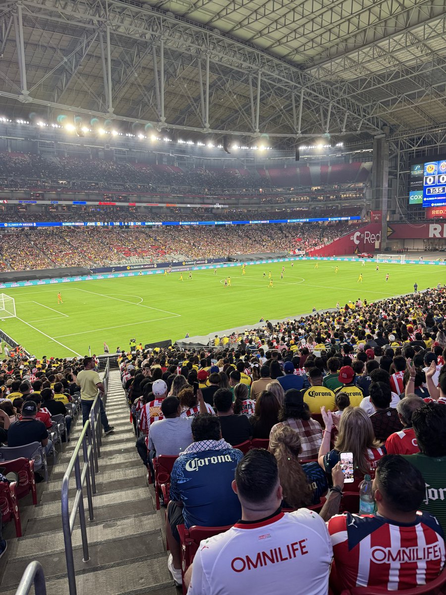 thchuy_'s tweet photo. 💛💙 https://t.co/nZB7ZBhtsK