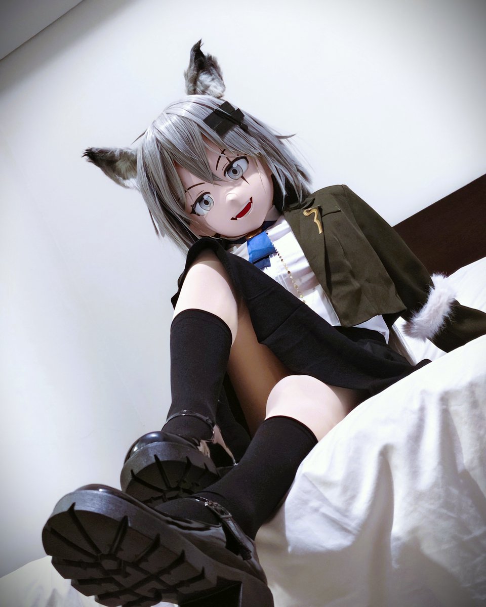 Another day....
Where Lappy need a little rest~

#kigurumi
#着ぐるみ
#arknights
#lappland