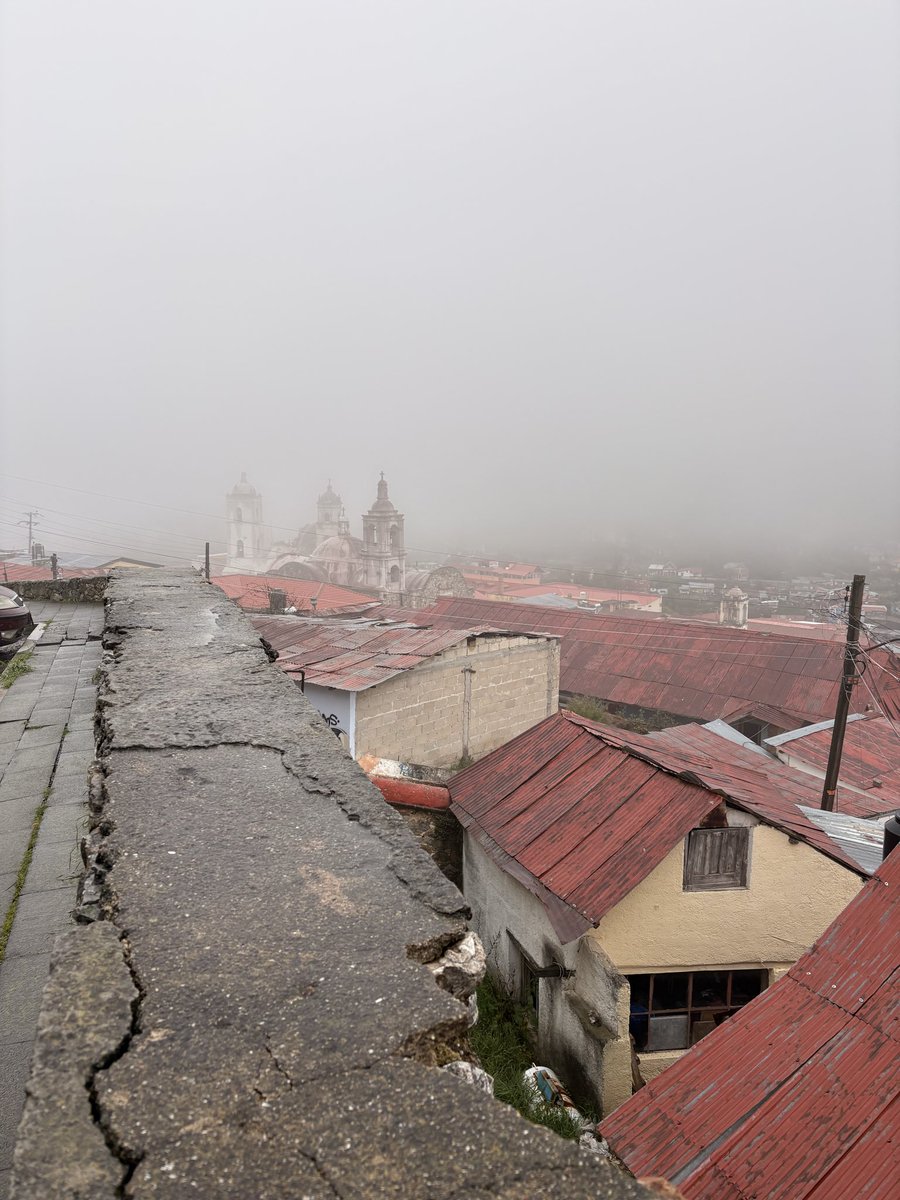 Qué bonito es Mineral del Monte y qué buen clima me tocó, neblina y una brizna de lluvia