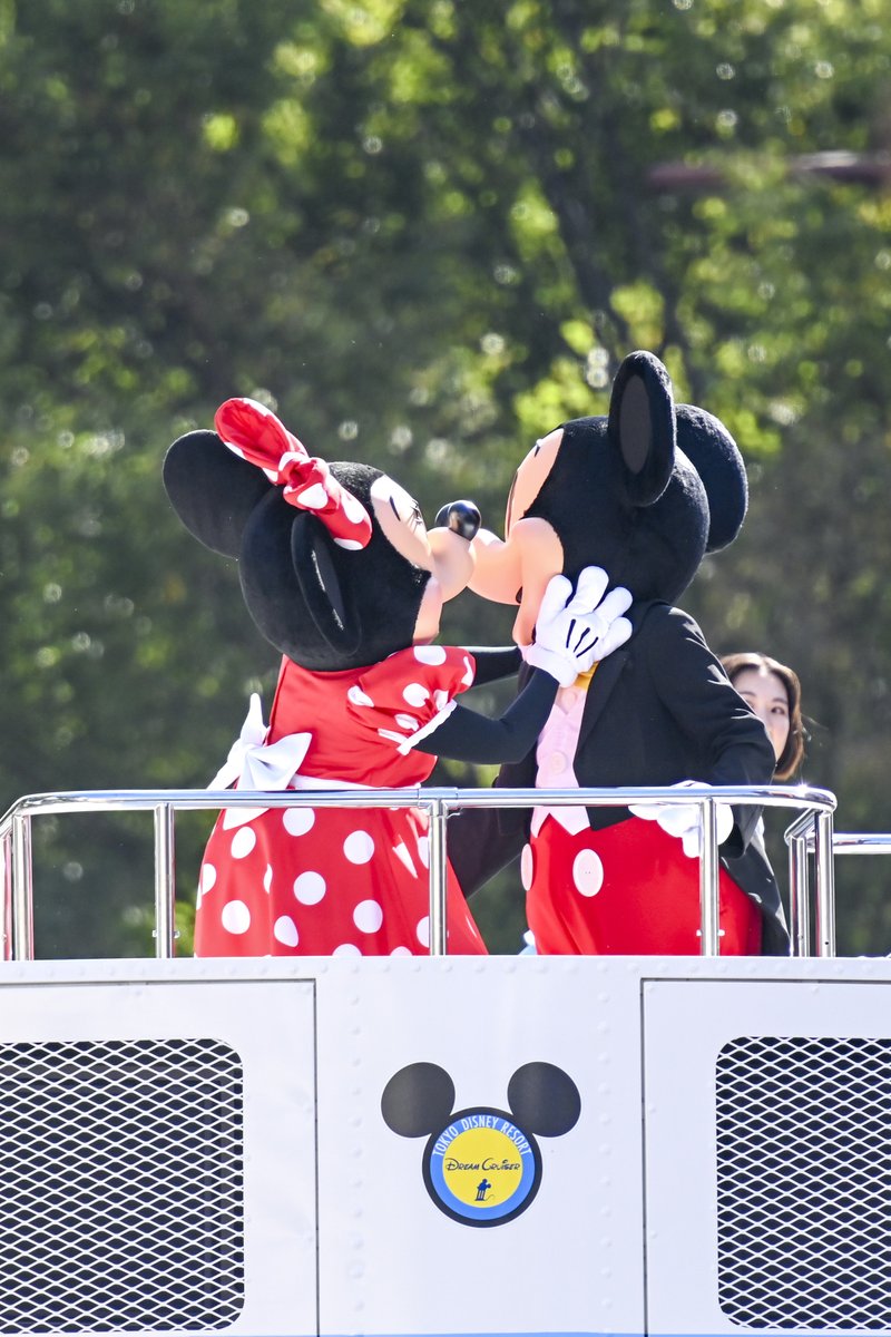 senzokukameko's tweet image. 2025.10.12
東京ディズニーリゾートスペシャルパレード
＠前橋まつり
#ディズニー
#ジャンボリミッキー

n十年ぶりにミッキーちゃん達を観ました…子供が小さな頃は良くお世話になったものです

アンバサダーの「味方　和」さんも笑顔が素敵で綺麗な方ですね