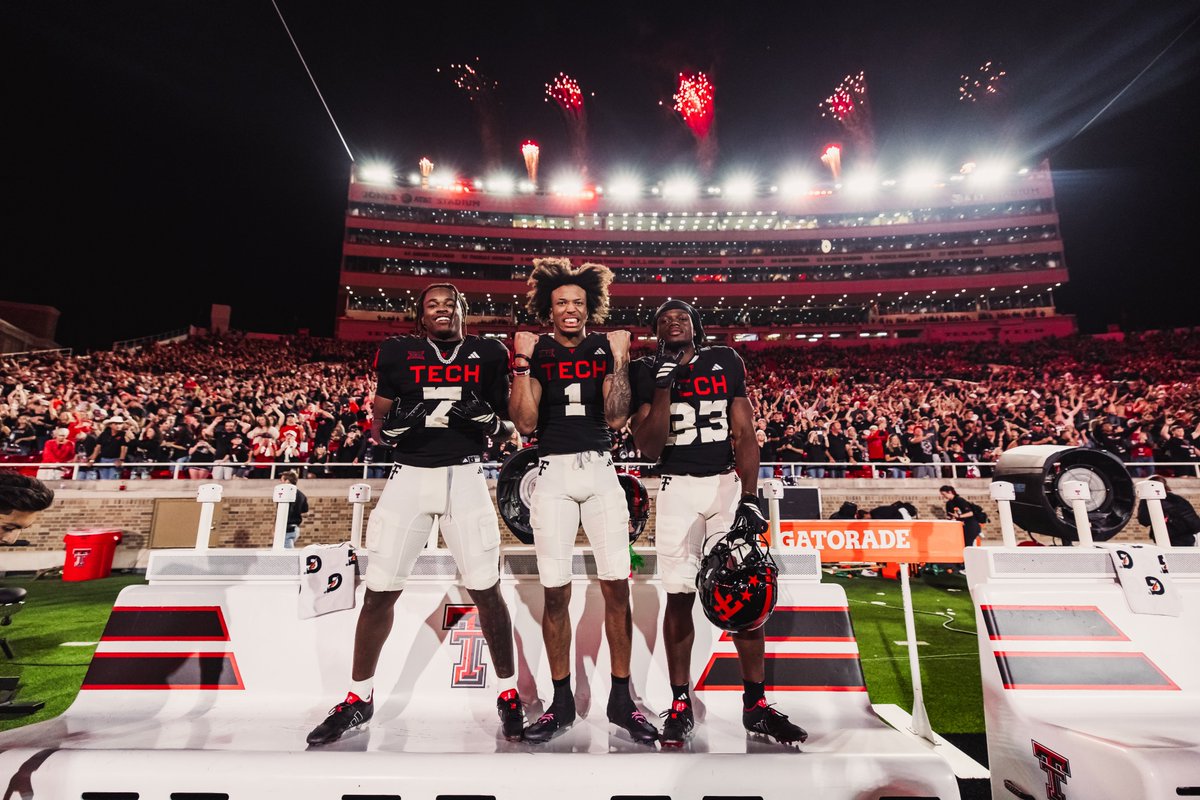 TexasTechFB's tweet image. Great to be back home 🙌
