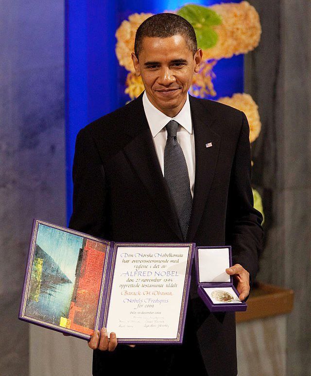 haqqoo's tweet image. 🏅🇺🇸 Nobel laureate Barack Obama — the first Peace Prize winner to ever bomb another Peace Prize winner 😬
In 2015, he hit Doctors Without Borders in Kunduz, Afghanistan.
Guess peace had “collateral damage” on the itinerary 💣🕊️
#Obama #NobelPeacePrize #Afghanistan #NobelDeLaPaz