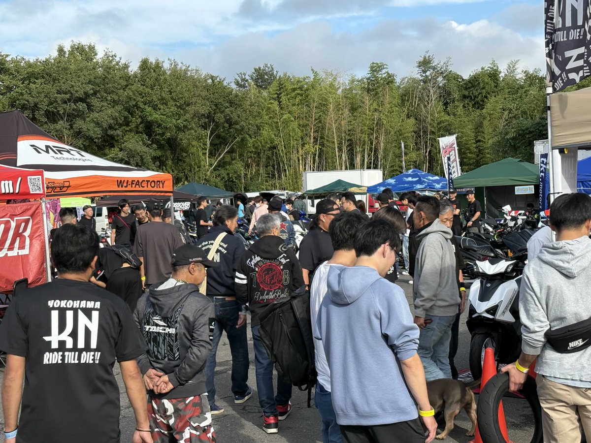 スパイク全部まとめて売ります！ 個別売りもしてるのでコメント書いてください！ 陸上スパイク オールウェザー エックススピリット WIDE U1GA222538