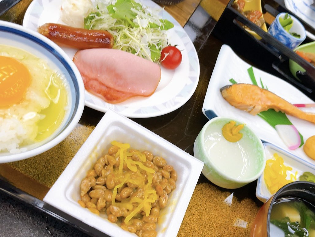 また行ってきました
気温もちょうど良くて最高っしたっ！
食事がいつもボリューミー過ぎてお腹はち切れる寸前です
朝食は目玉焼きする形だけどわたしは卵かけ納豆ご飯が好きなんだ

#旅行 #温泉