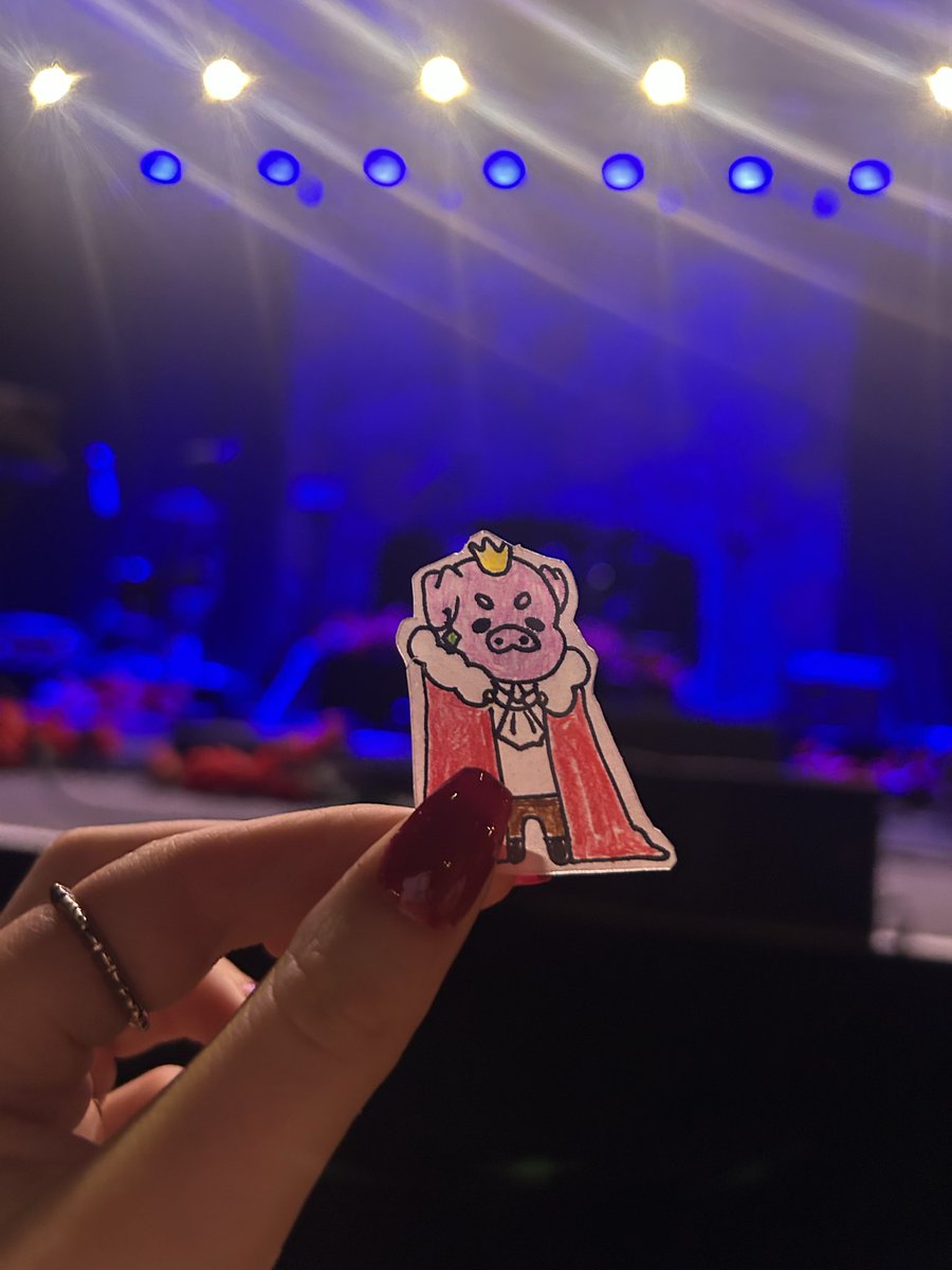 Secret_Babosa's tweet photo. Brought him to The Oh Hellos @TeamTechnoblade https://t.co/5wIMWsyzIp