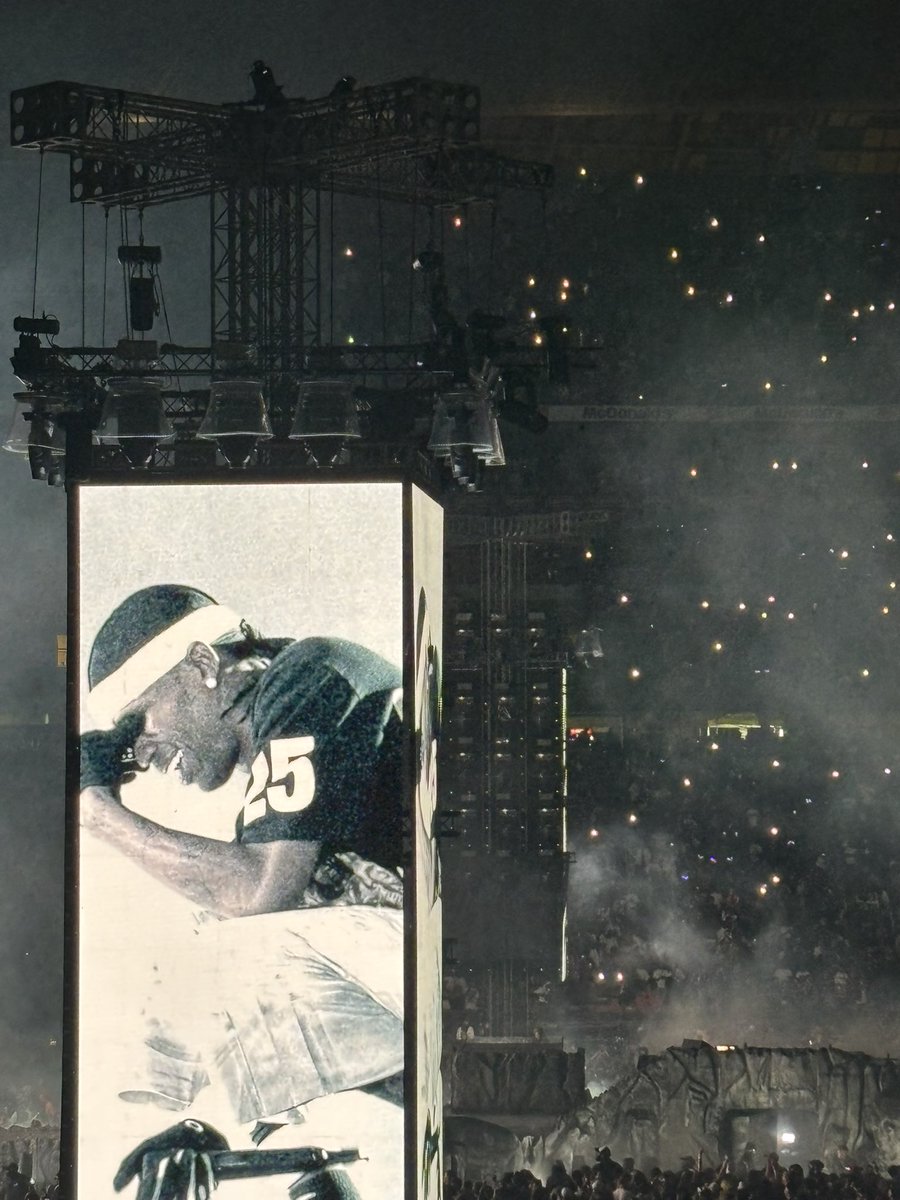 anele_masondo's tweet photo. Travis Scott in South Africa 🇿🇦 https://t.co/0Y4UPliYWm