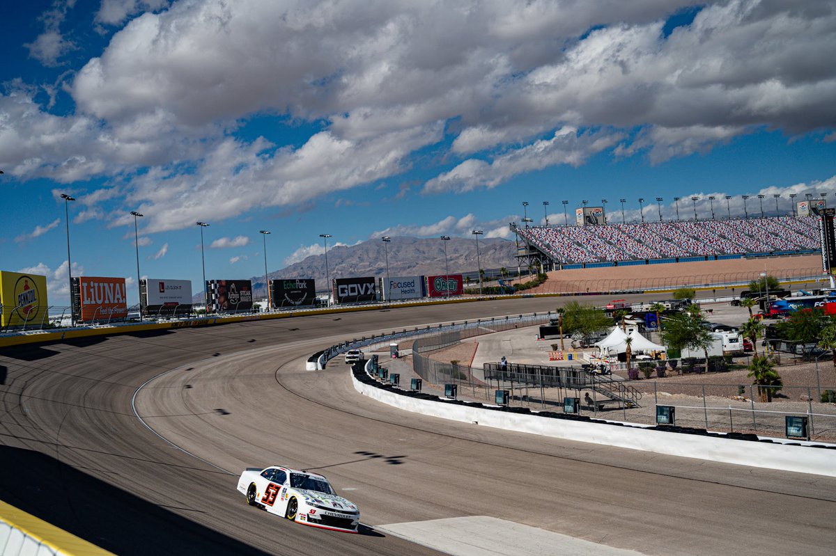 J_G_Motorsports's tweet photo. Time to race in Vegas🎰🎲
Tune in at 7:30pm ET on The CW!
#Denssi | #NevadaDonorNetwork | #ATI | #SunlandAsphalt | @GoEternalFan https://t.co/yKfiF1E2Tf