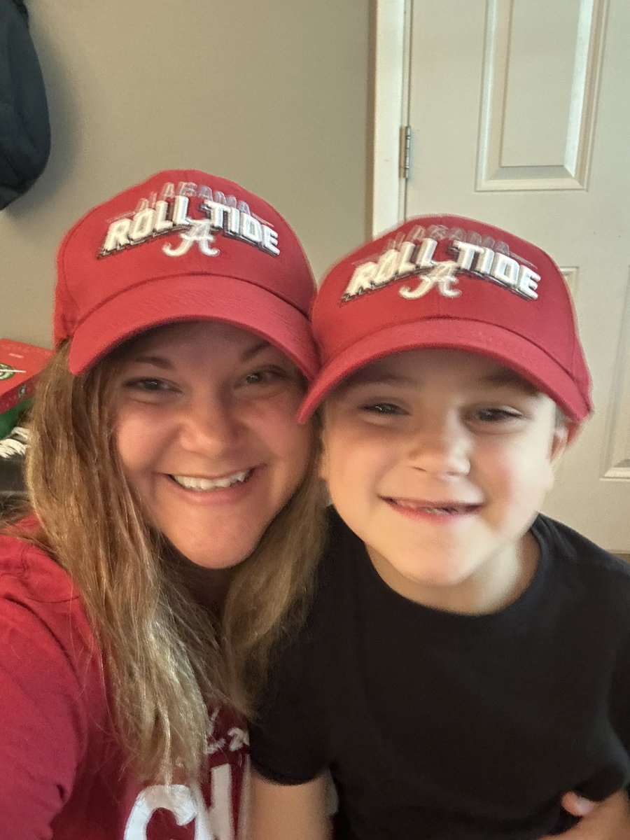 Katie Jones tweet media