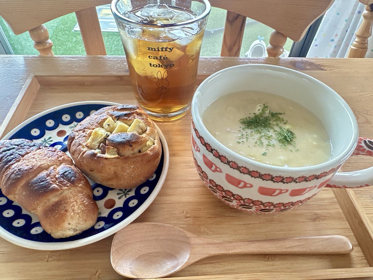 t_tomo_oita's tweet image. 最近の朝ごはん🥐

大分県中戸次にある古民家カフェ「HARIYO」の塩パン＆お芋パンとシチュー　美味しい💕ちょっと小さめ🥖おまけが1個付いてて13個📦

コストコのハイローラー・オムライス・もずく酢＆🍙＆ベーコンサラダ
このシャインマスカット🍇格別✨

#おうちごはん
#モーニング #ふるさと納税