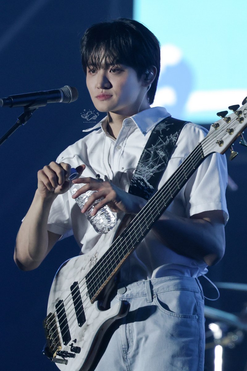 국제 베이시스트 안아주기의 날🦝💙
원상 안아ღ
#HugABassistDay