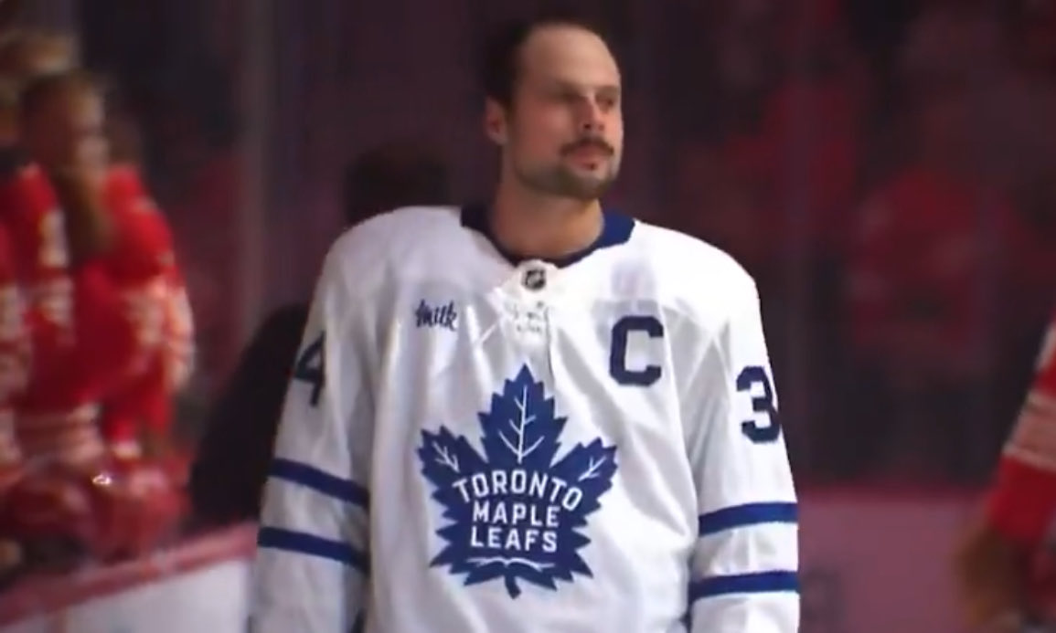LeafsPapi_'s tweet image. MATTHEWS NEW HAIRCUT? 😩😩