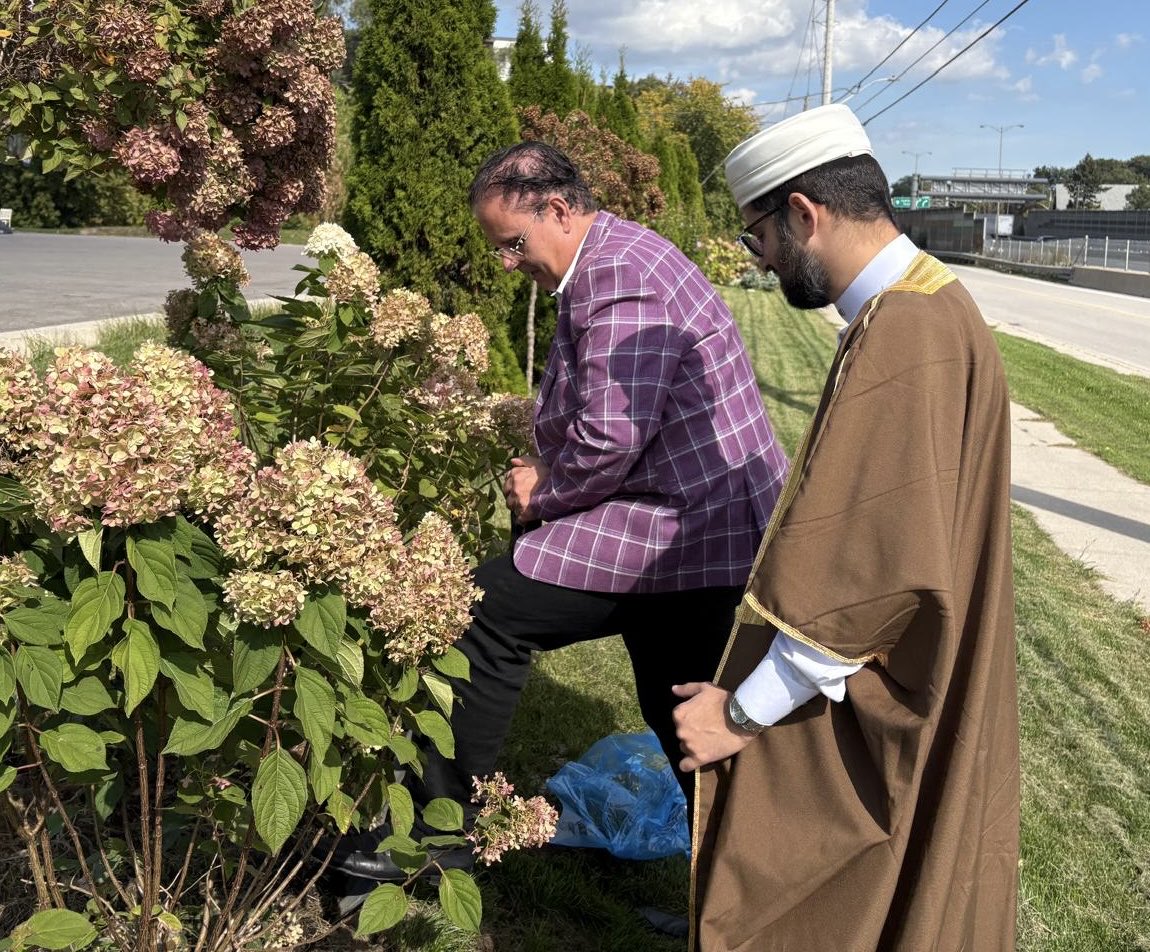 Joined my friend Imam Shaykh Ibrahim Hussain to plant a native Black Cherry tree at Masjid Rahmatul-lil-Alameen, in memory of those we lost to COVID-19. Thankful for the opportunity to honour their lives with a symbol of growth, healing, and hope. #MississaugaLakeshore 🌲🍒