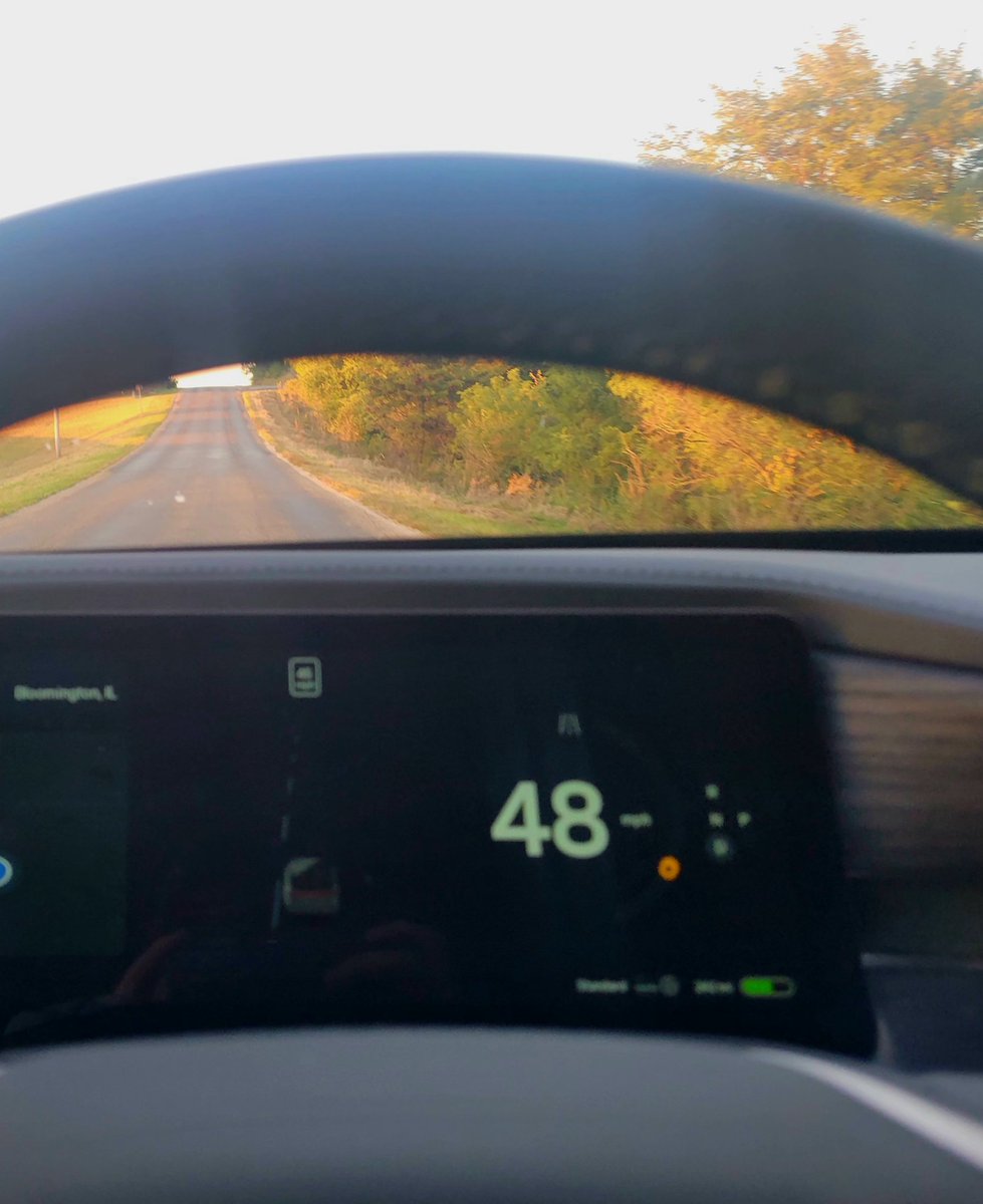 Hmm, not sure I remember street lines on my screen previously on this road that doesn't have street lines. More signs of improvement?