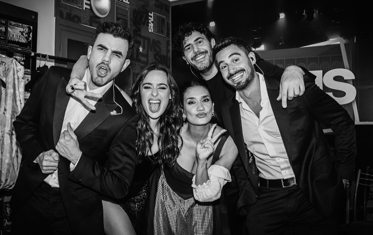 occhiaminofcial's tweet image. sabes que tu día va a cambiar cuando estos cinco están juntos 🥹✨