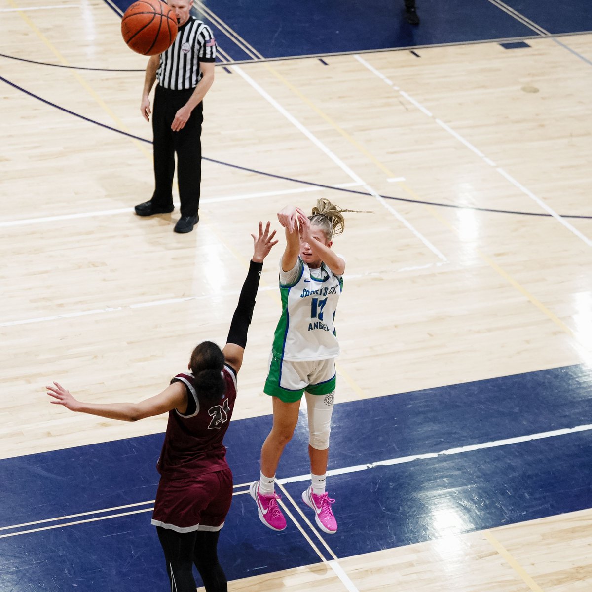 Bird’s-eye hoops. 🦅🏀 

#SCAFam #EliteMindset #NikeFam #2025EYBL #JustDoIt
