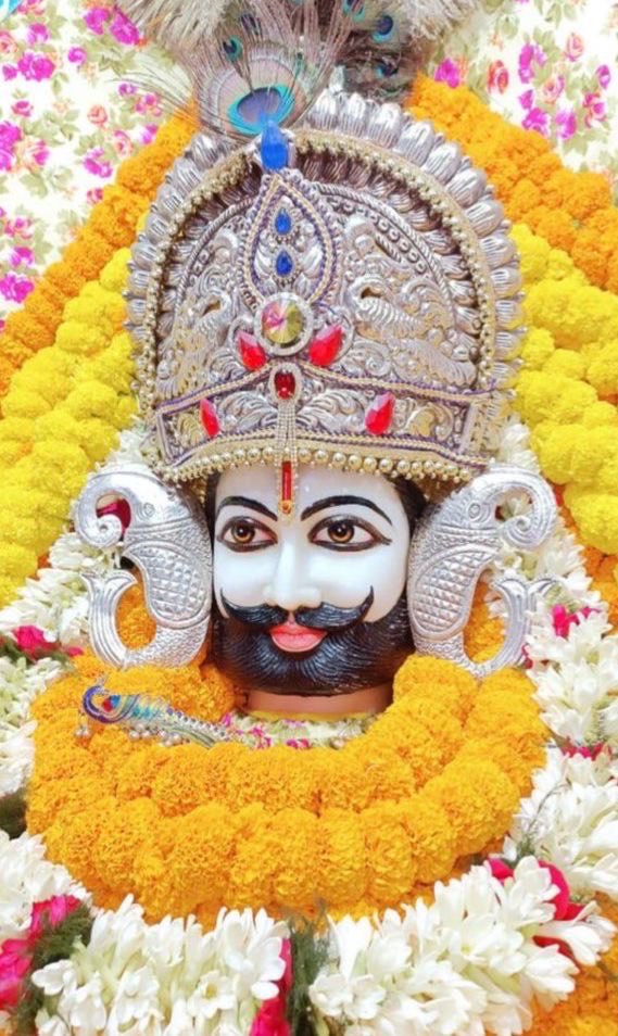 Aayushimishra_'s tweet image. खाटू श्याम बाबा की महिमा अपरंपार है, जो सच्चे मन से उन्हें पुकारता है, उसकी हर मनोकामना पूर्ण होती है।
खाटू के दरबार में आकर हर दर्द मिट जाता है और मन को सच्चा सुकून मिलता है।
