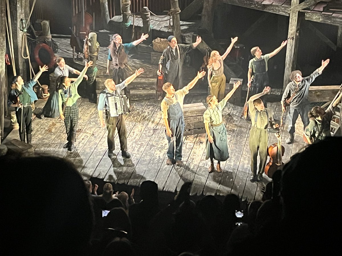 debsknig's tweet image. Day 24 of my #365HappyDay a double musicals day! The final matinee for #benjaminbutton a phenomenal production, it cannot simply disappear! Dinner and a great catch up with @cordellcampbell before #backtothefuture Brian Conley was a revelation!