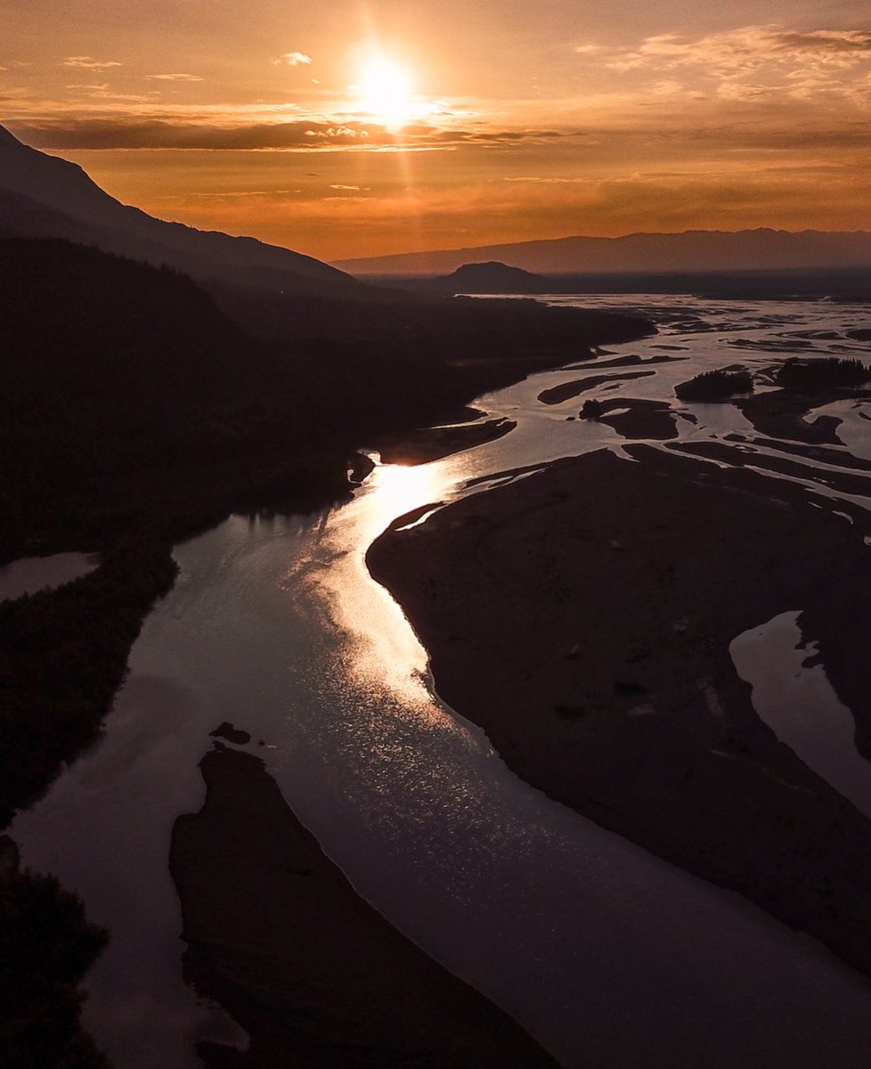SharingAlaska's tweet image. Sunsets here are unreal 😍 🍂🍁🌅

📸 by Sharing Alaska 

📲 Follow for more Alaska content!

#SharingAlaska #Alaska #explorealaska #hiking #mountainview #mountains #sunset